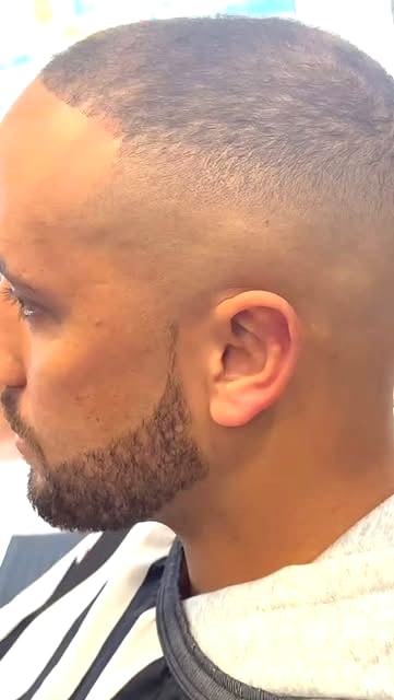 Beard trim and razor finish